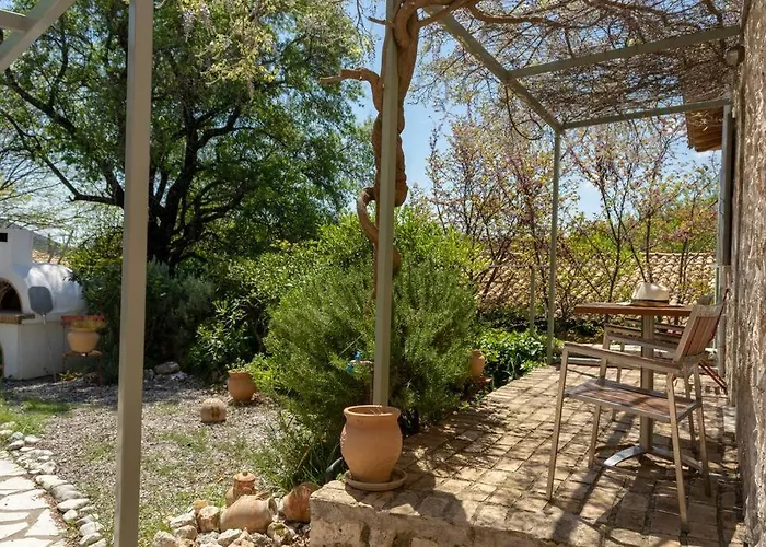 Pano Rouga - Theo 度假居